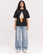 Mockup Boxy Heavyweight Tee Black female full-body 07