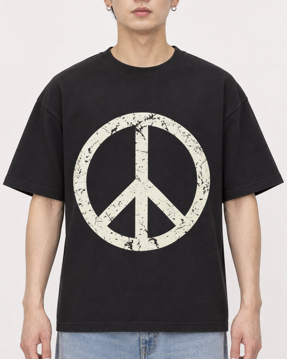 Mockup Boxy Heavyweight Tee Black male close-up 01