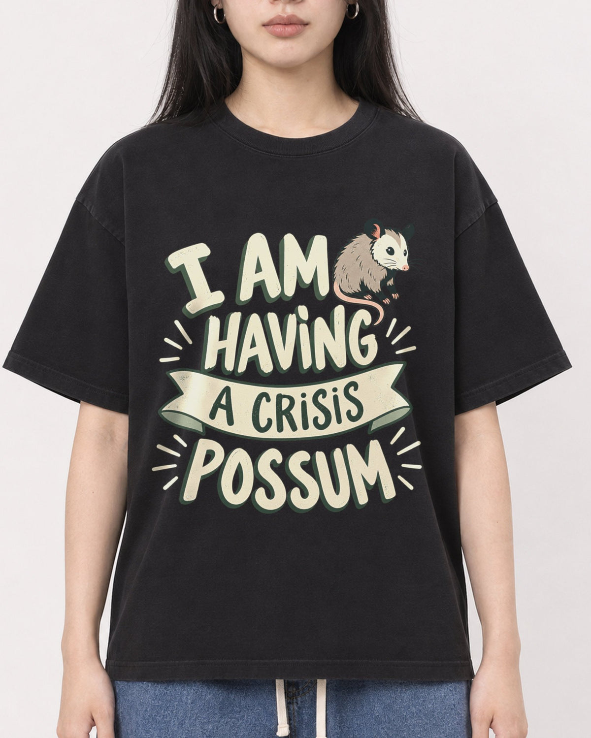 Mockup Boxy Heavyweight Tee Black female close-up 01