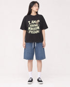Mockup Boxy Heavyweight Tee Black female full-body 01