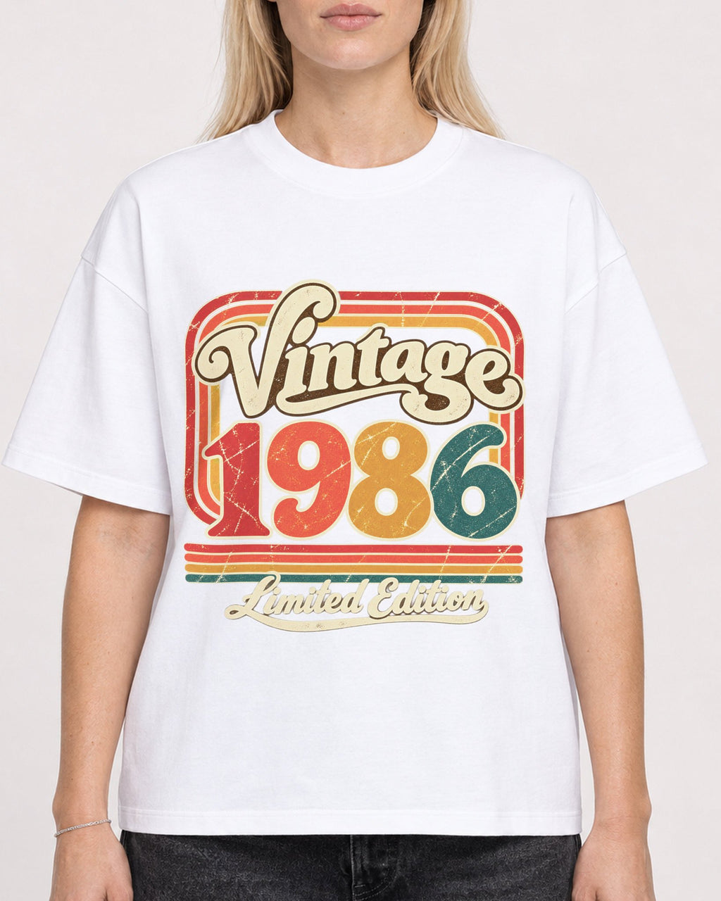 Mockup Boxy Heavyweight Tee White female close-up 08