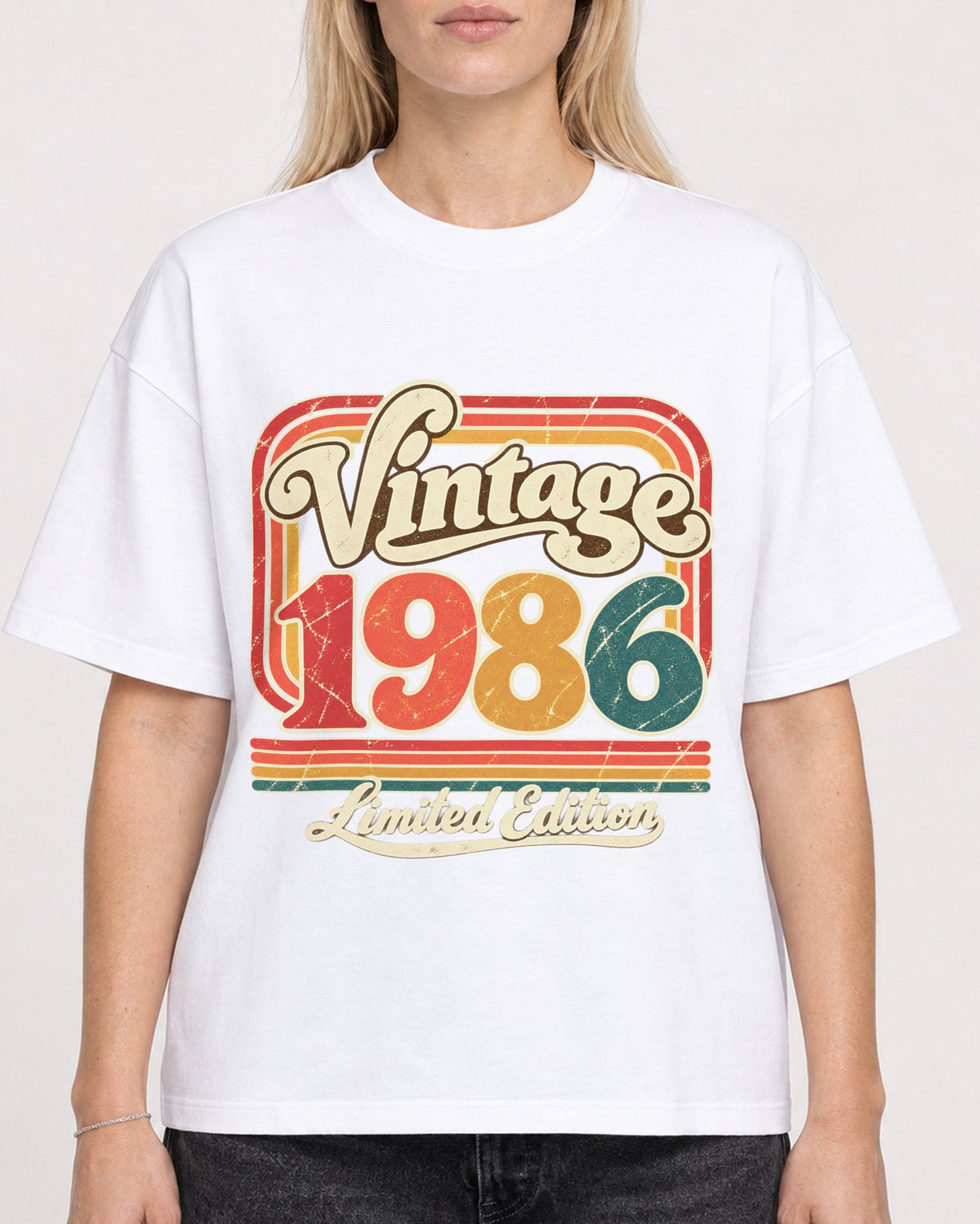Mockup Boxy Heavyweight Tee White female close-up 08