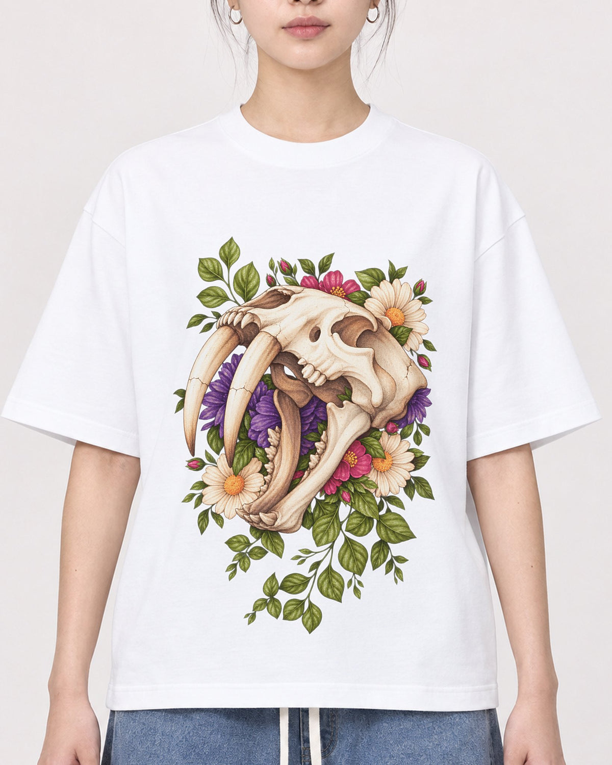 Mockup Boxy Heavyweight Tee White female close-up 41