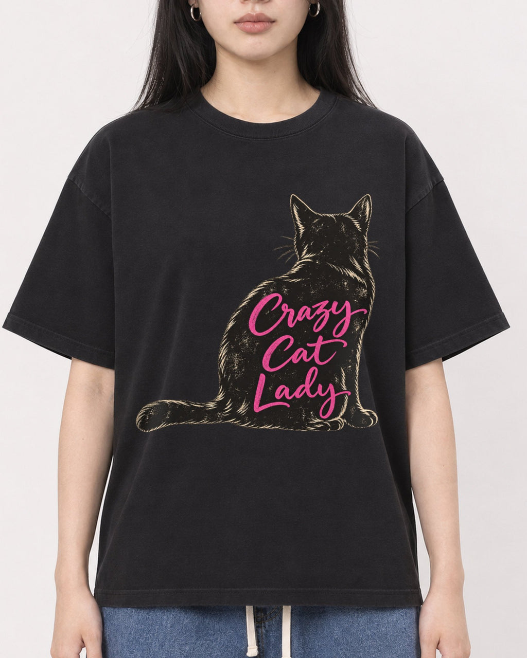 Mockup Boxy Heavyweight Tee Black female close-up 01
