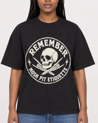 Mockup Boxy Heavyweight Tee Black female close-up 04