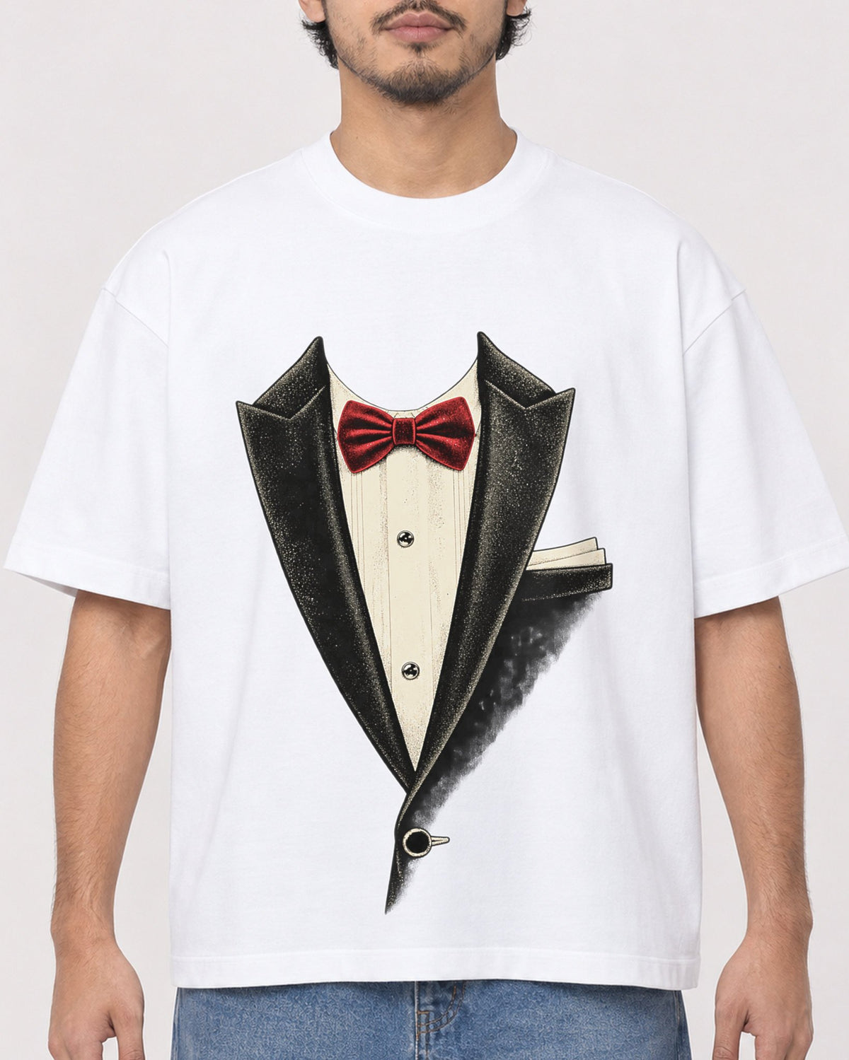 Mockup Boxy Heavyweight Tee White male close-up 02
