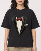 Mockup Boxy Heavyweight Tee Black female close-up 02