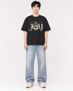 Mockup Boxy Heavyweight Tee Black male full-body 01