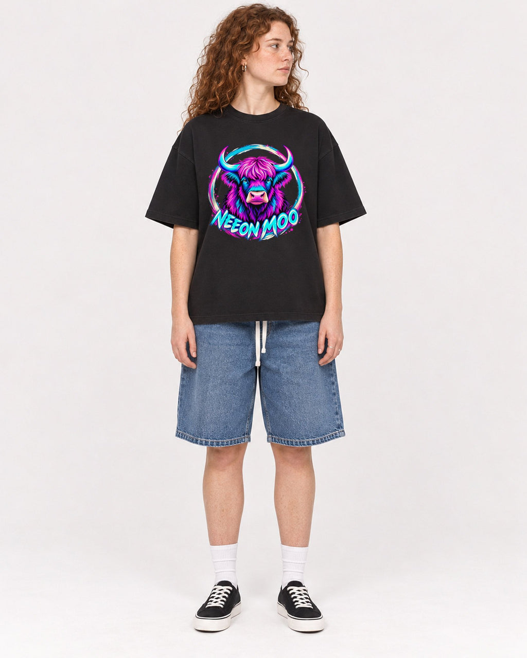 Mockup Boxy Heavyweight Tee Black female full-body 09