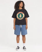 Mockup Boxy Heavyweight Tee Black female full-body 05