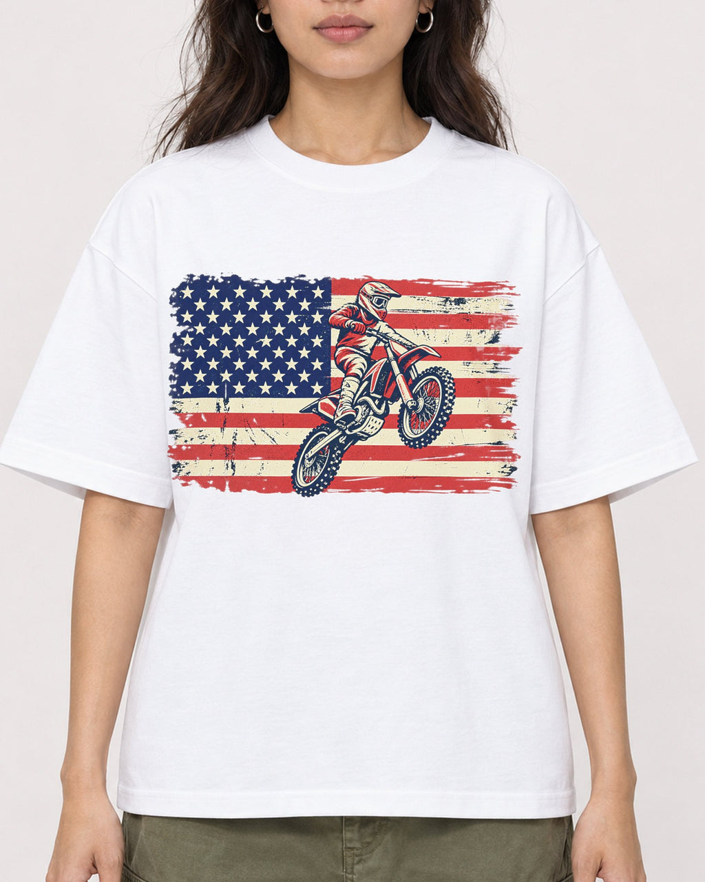 Mockup Boxy Heavyweight Tee White female close-up 02