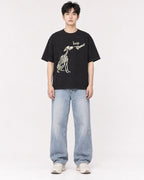 Mockup Boxy Heavyweight Tee Black male full-body 01