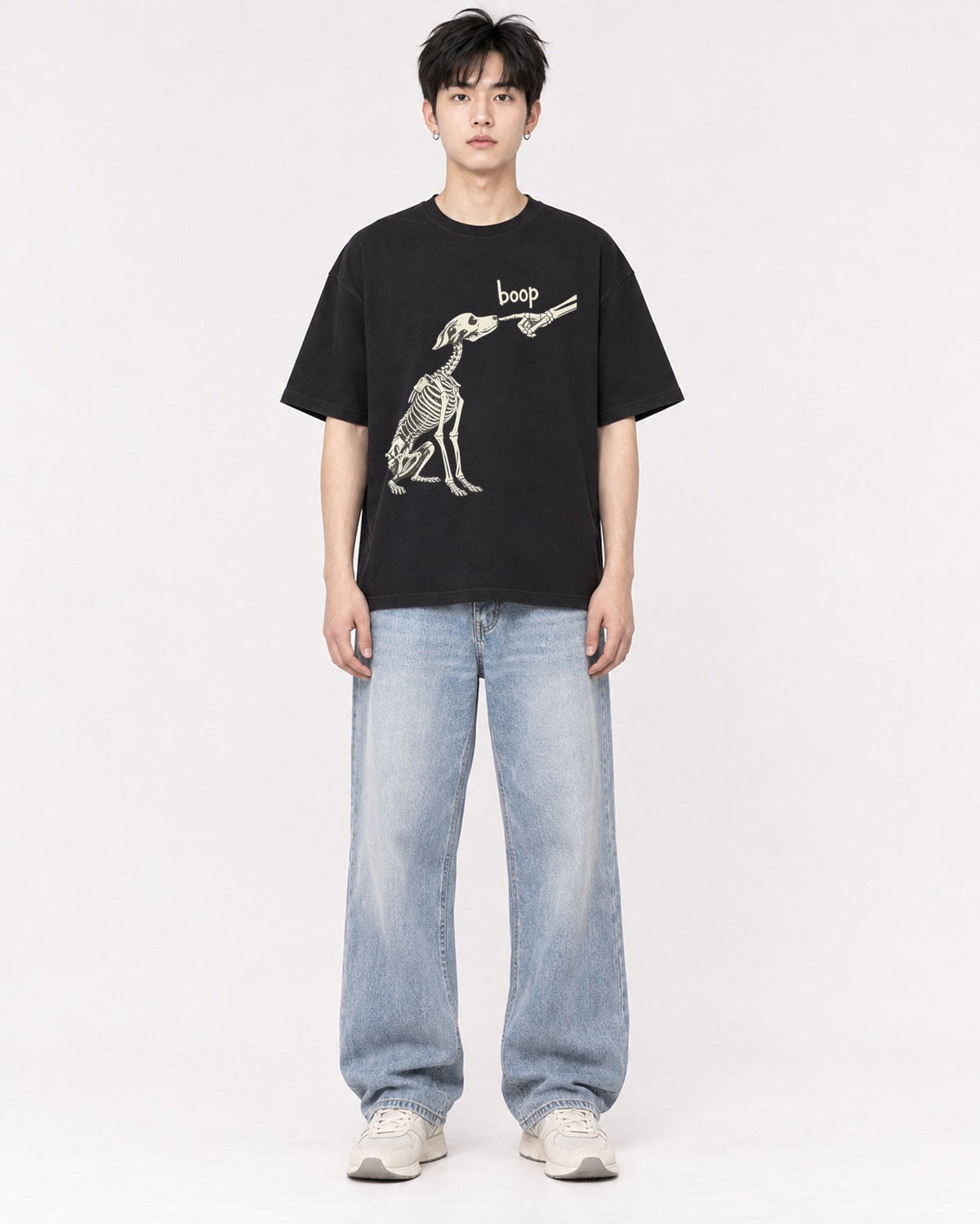 Mockup Boxy Heavyweight Tee Black male full-body 01