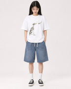 Mockup Boxy Heavyweight Tee White female full-body 01
