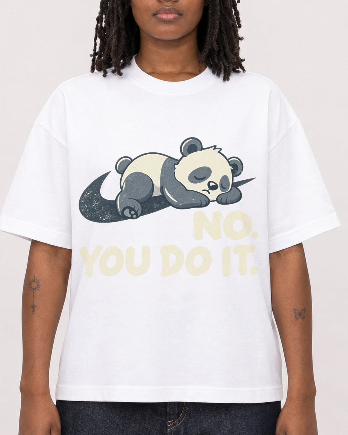 Mockup Boxy Heavyweight Tee White female close-up 24