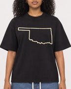 Mockup Boxy Heavyweight Tee Black female close-up 05