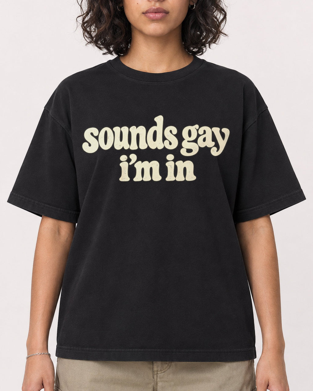 Mockup Boxy Heavyweight Tee Black female close-up 26