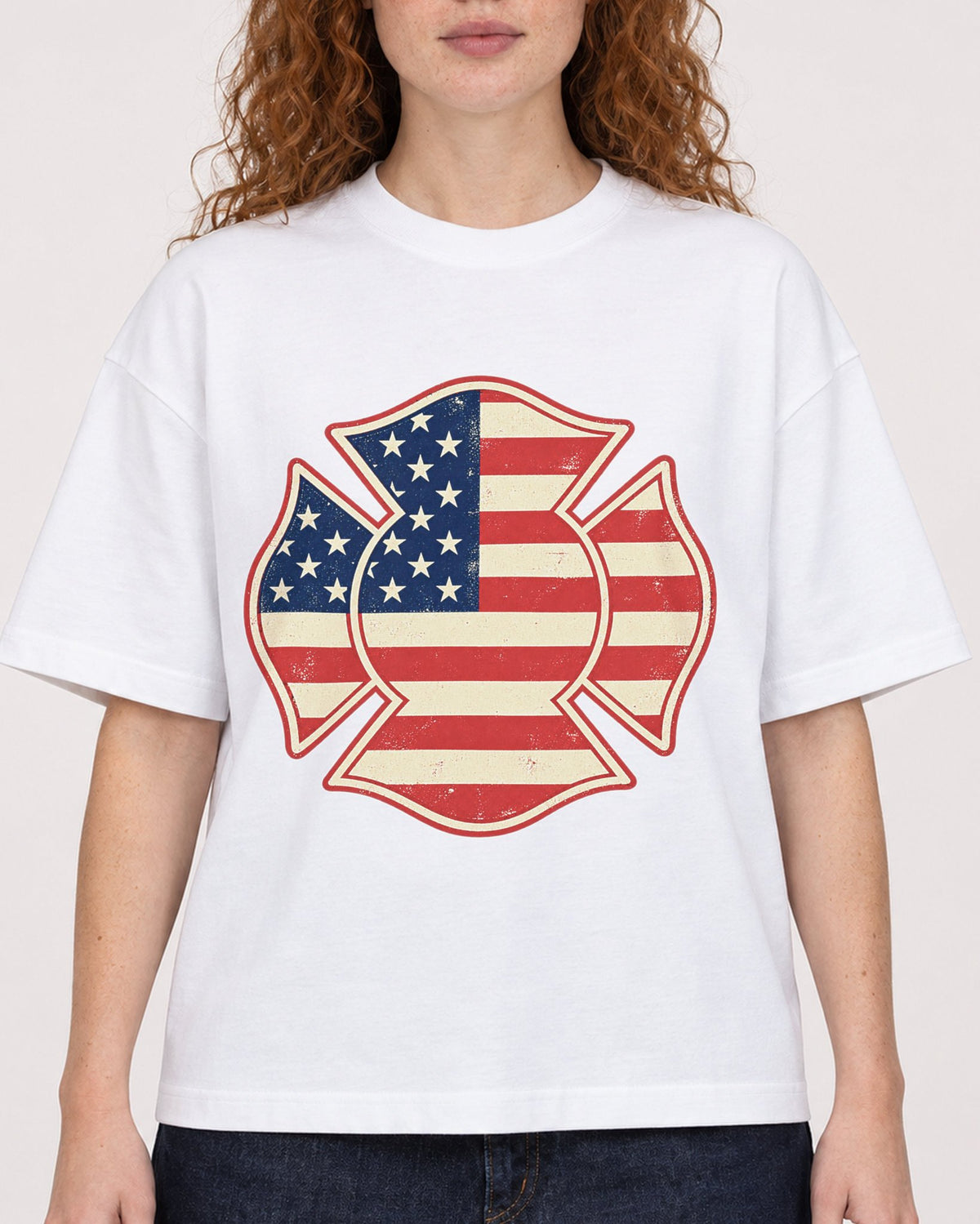 Mockup Boxy Heavyweight Tee White female close-up 09