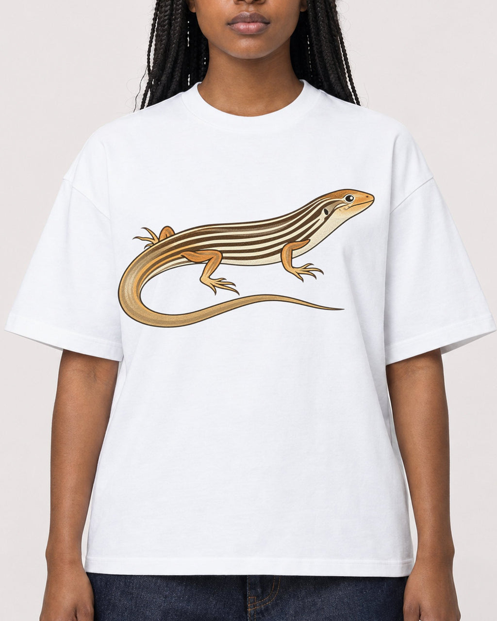 Mockup Boxy Heavyweight Tee White female close-up 04