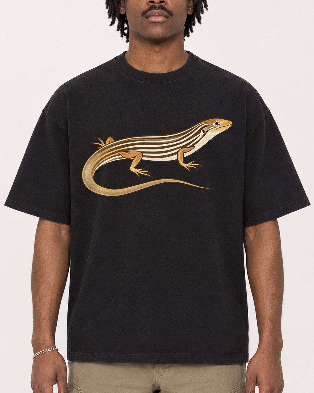 Mockup Boxy Heavyweight Tee Black male close-up 04
