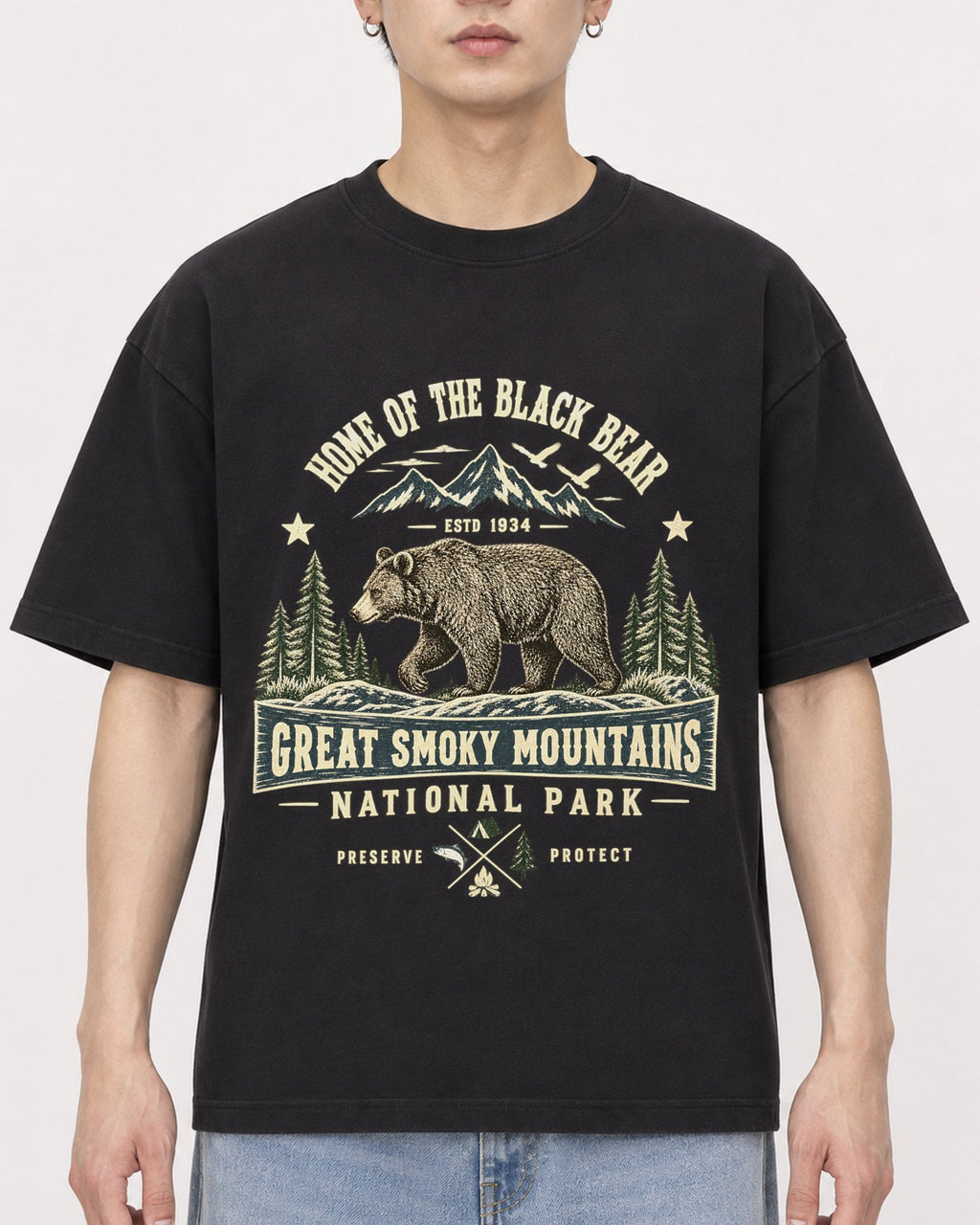 Mockup Boxy Heavyweight Tee Black male close-up 01