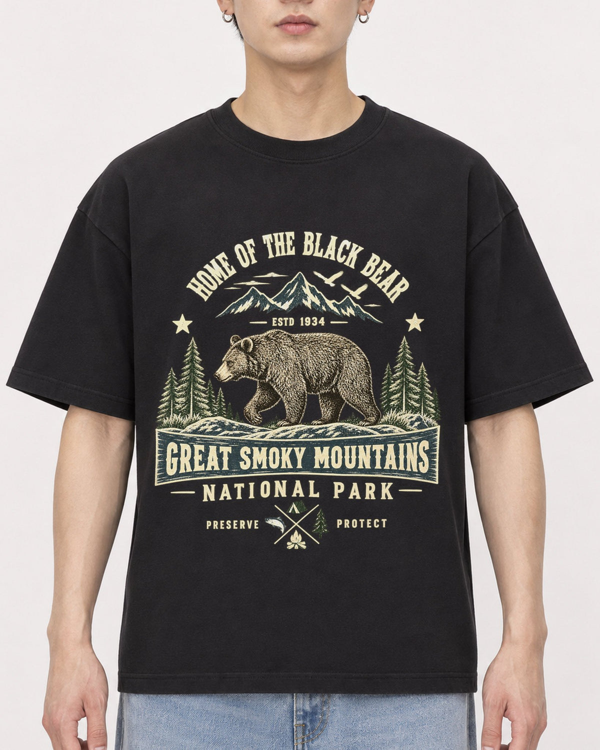 Mockup Boxy Heavyweight Tee Black male close-up 01