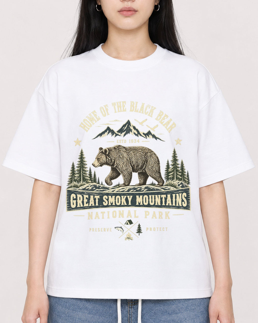 Mockup Boxy Heavyweight Tee White female close-up 01