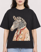 Mockup Boxy Heavyweight Tee Black female close-up 03