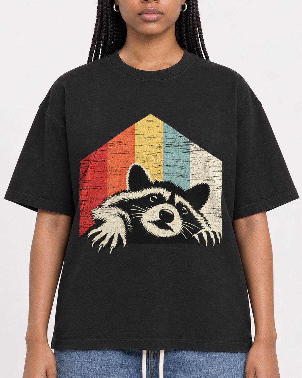 Mockup Boxy Heavyweight Tee Black female close-up 45