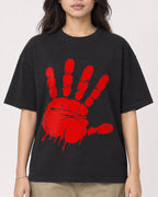Mockup Boxy Heavyweight Tee Black female close-up 02