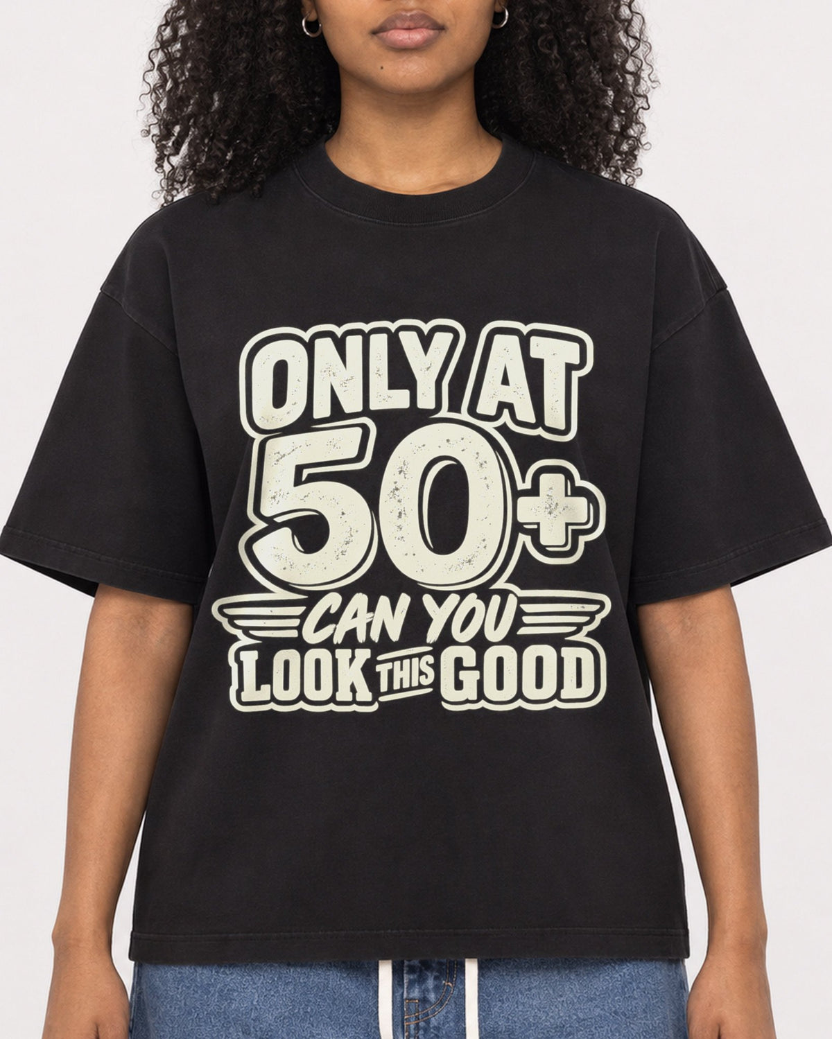 Mockup Boxy Heavyweight Tee Black female close-up 05