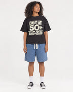 Mockup Boxy Heavyweight Tee Black female full-body 05