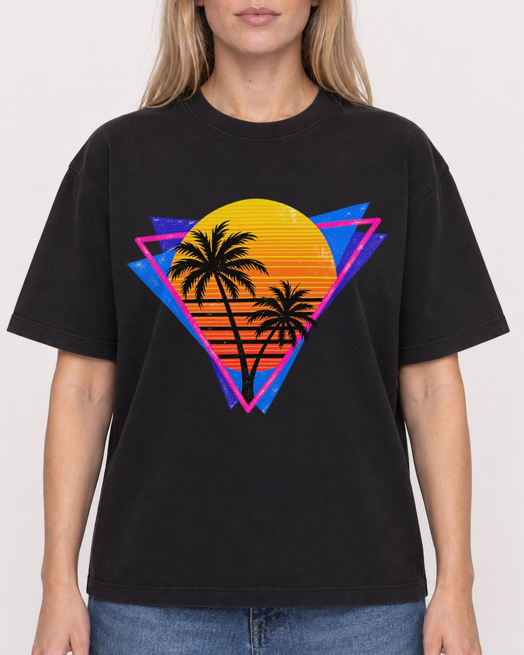 Mockup Boxy Heavyweight Tee Black female close-up 08