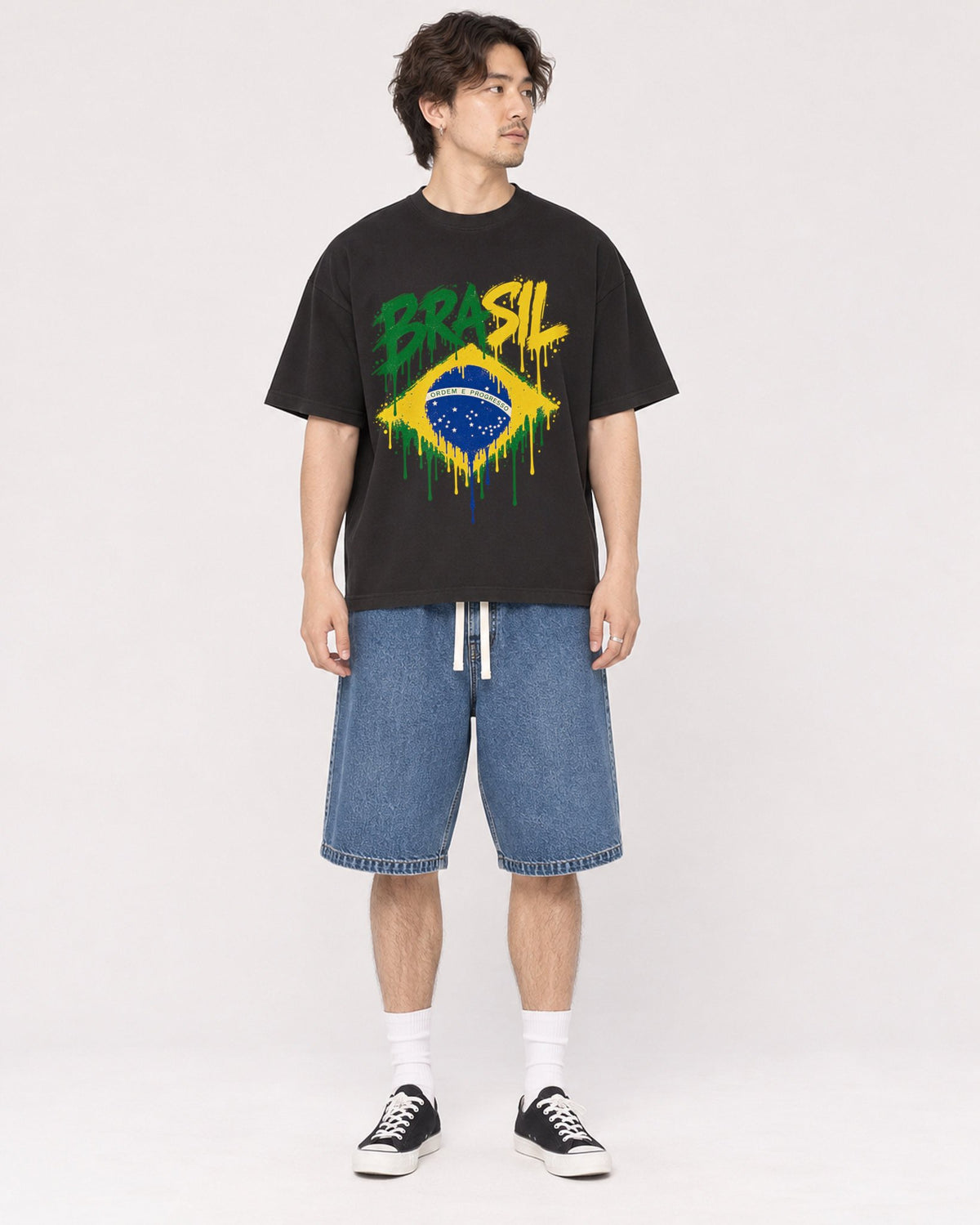 Mockup Boxy Heavyweight Tee Black male full-body 03