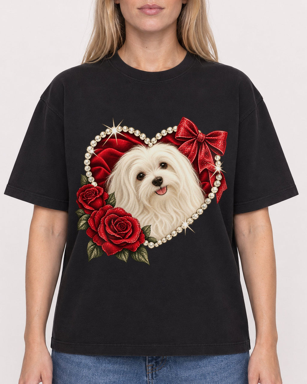 Mockup Boxy Heavyweight Tee Black female close-up 08
