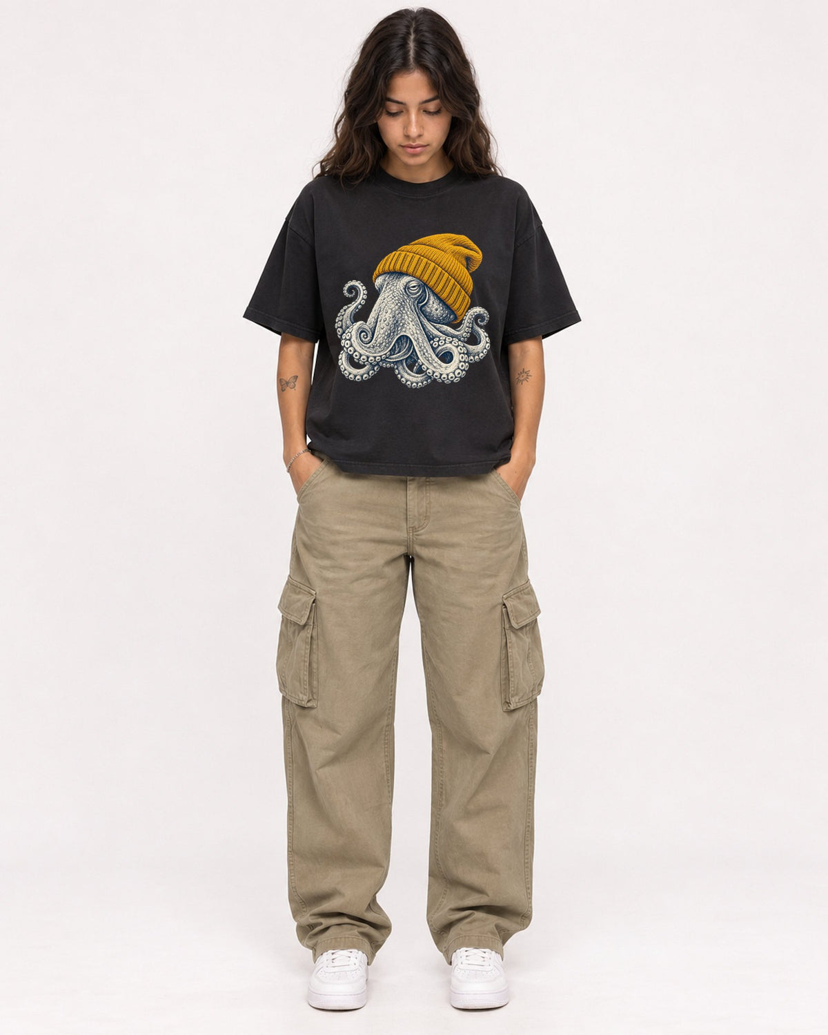 Mockup Boxy Heavyweight Tee Black female full-body 06