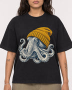 Mockup Boxy Heavyweight Tee Black female close-up 06