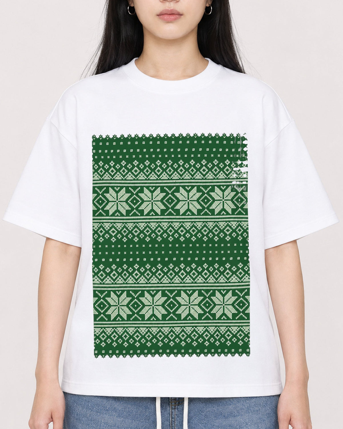 Mockup Boxy Heavyweight Tee White female close-up 01