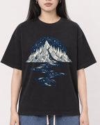 Mockup Boxy Heavyweight Tee Black female close-up 01