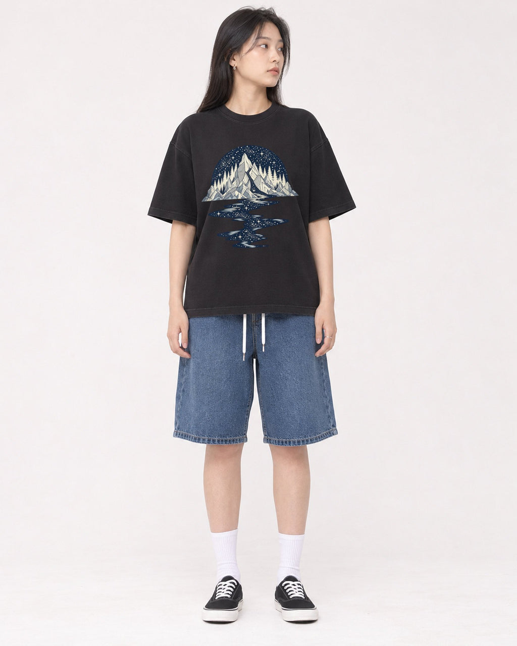 Mockup Boxy Heavyweight Tee Black female full-body 01