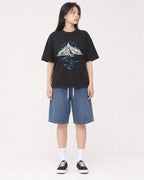 Mockup Boxy Heavyweight Tee Black female full-body 01
