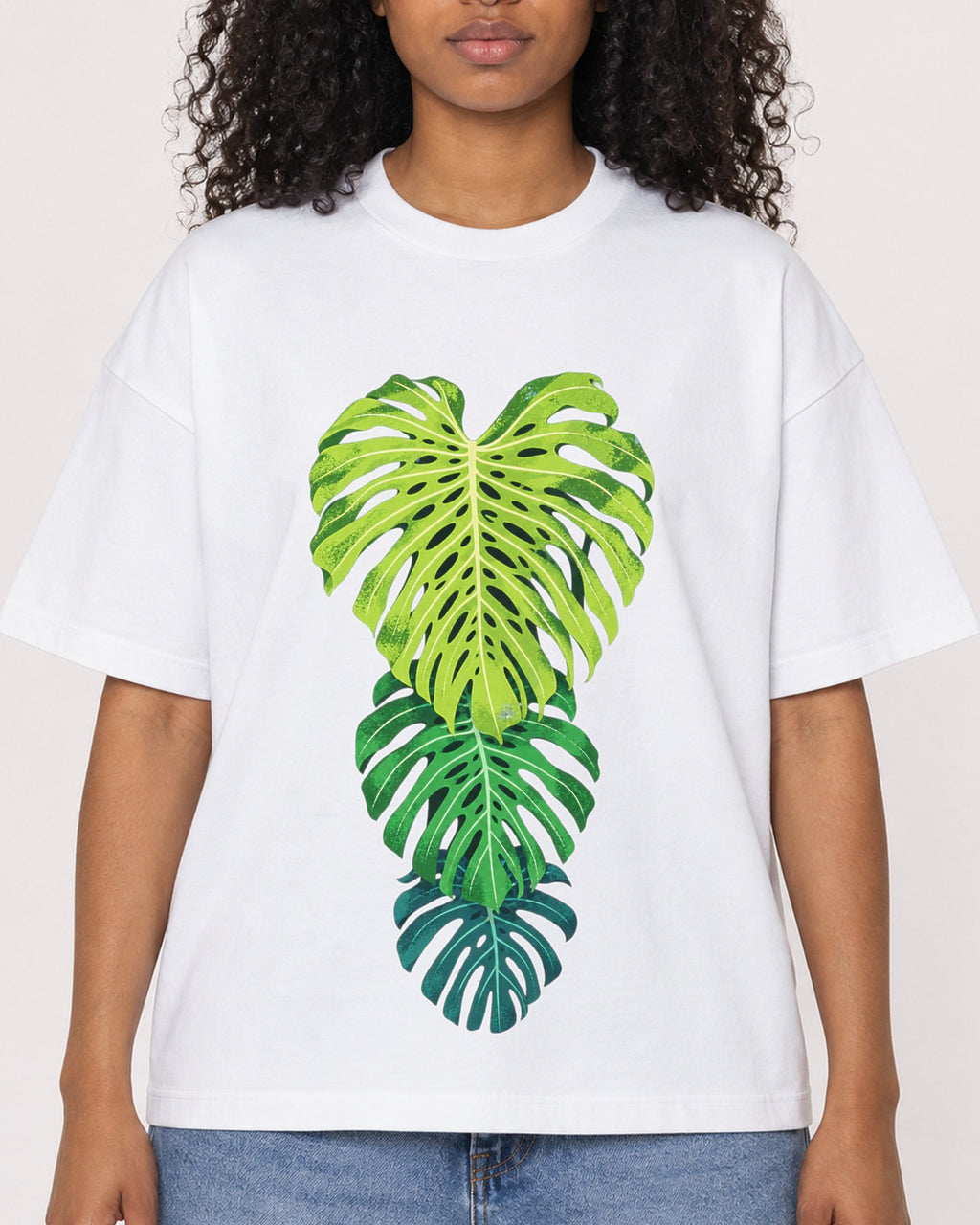 Mockup Boxy Heavyweight Tee White female close-up 05