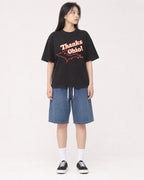 Mockup Boxy Heavyweight Tee Black female full-body 01