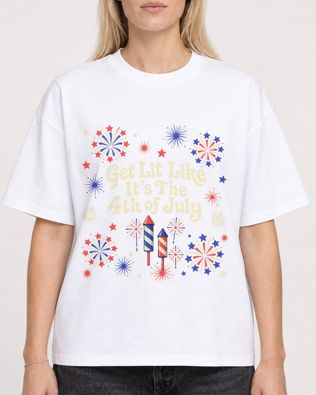 Mockup Boxy Heavyweight Tee White female close-up 08