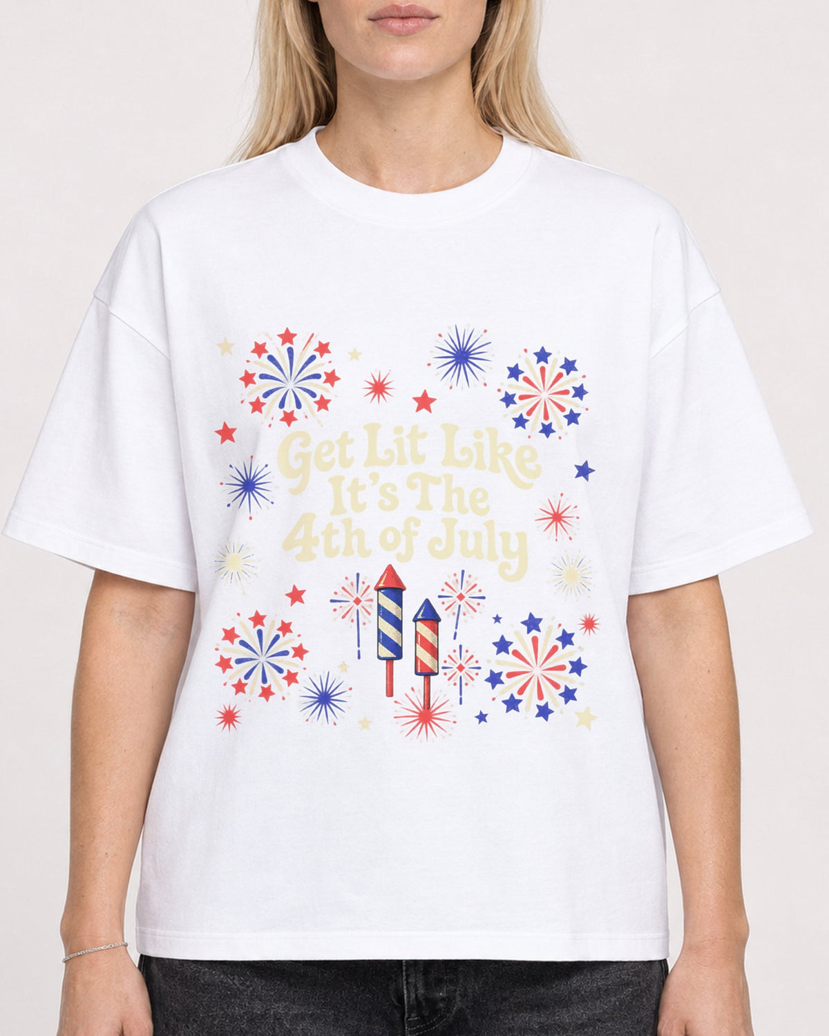 Mockup Boxy Heavyweight Tee White female close-up 08