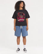 Mockup Boxy Heavyweight Tee Black female full-body 05