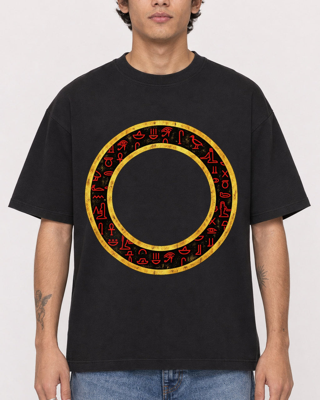 Mockup Boxy Heavyweight Tee Black male close-up 06