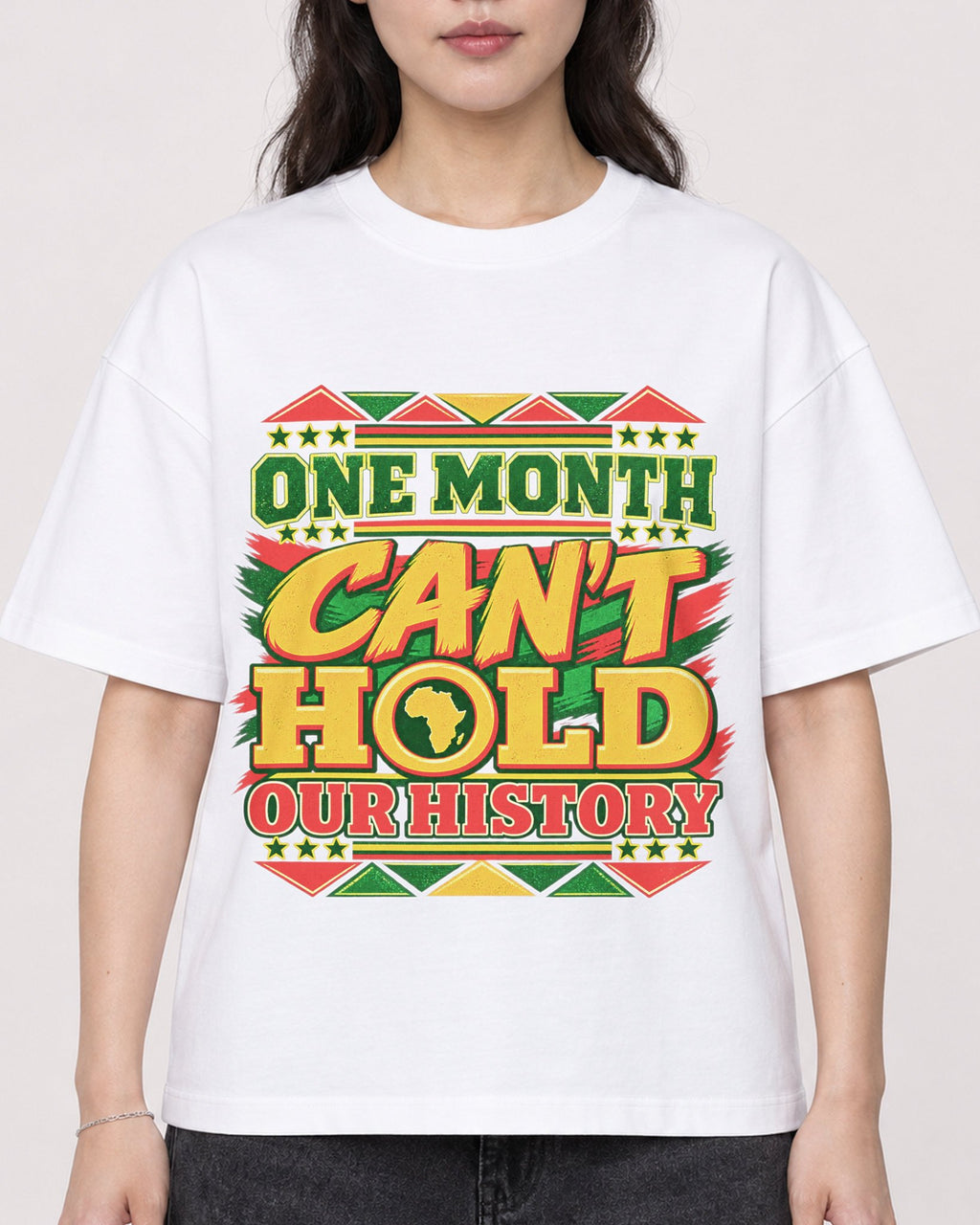 Mockup Boxy Heavyweight Tee White female close-up 03