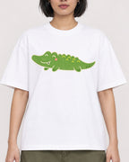 Mockup Boxy Heavyweight Tee White female close-up 32