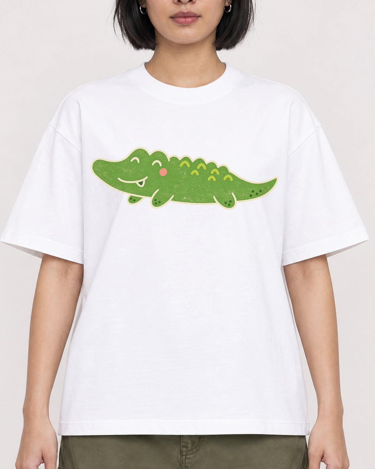 Mockup Boxy Heavyweight Tee White female close-up 32